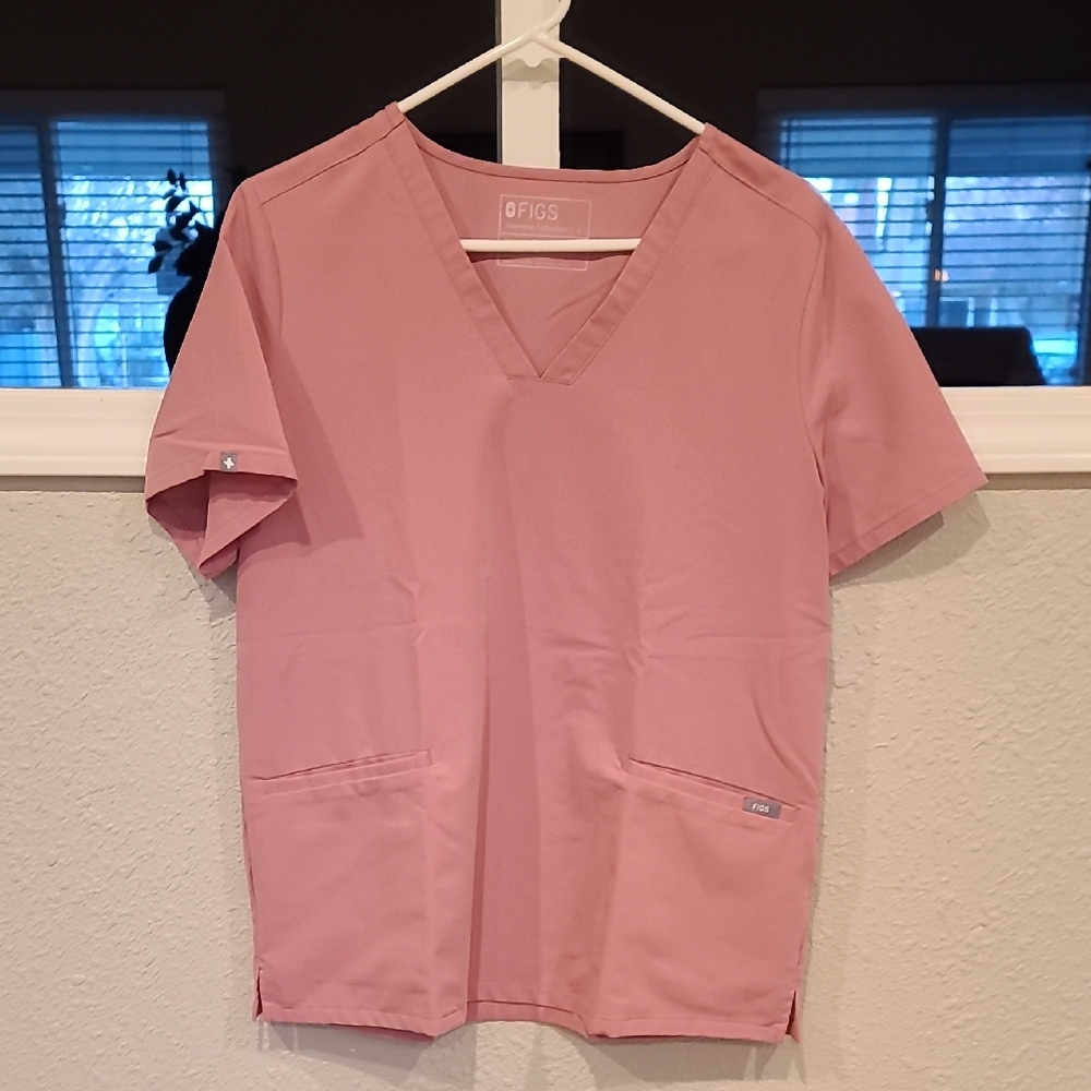 FIGS Casma Chalk Pink V-Neck Scrub Top Women's Large